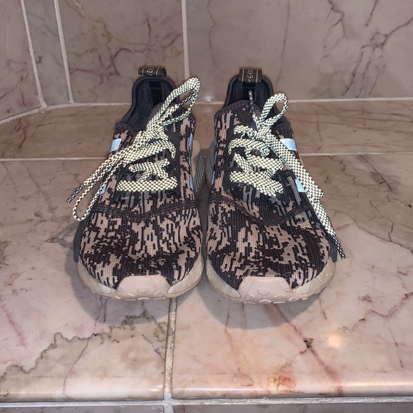 Women’s reflective NMDS - Picture 3 of 4